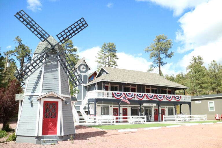 The Strawberry Inn: Dutch-Inspired Enchantment