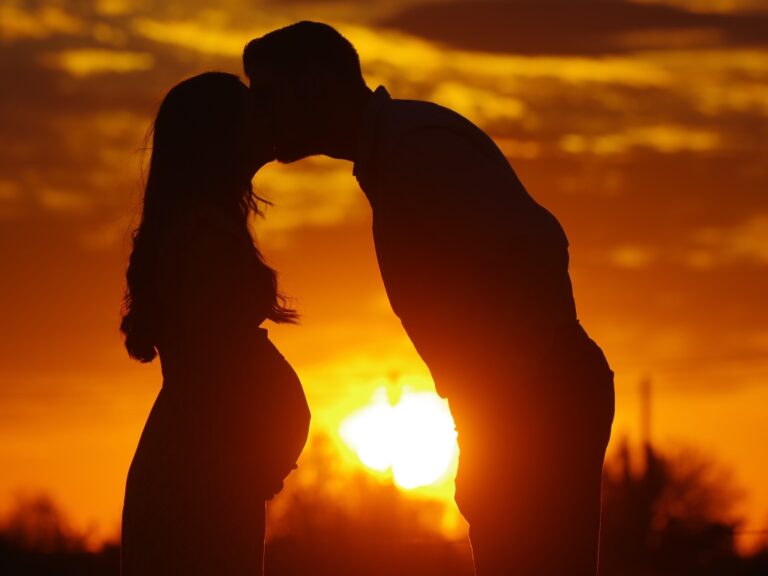 Silhouetted Sweethearts